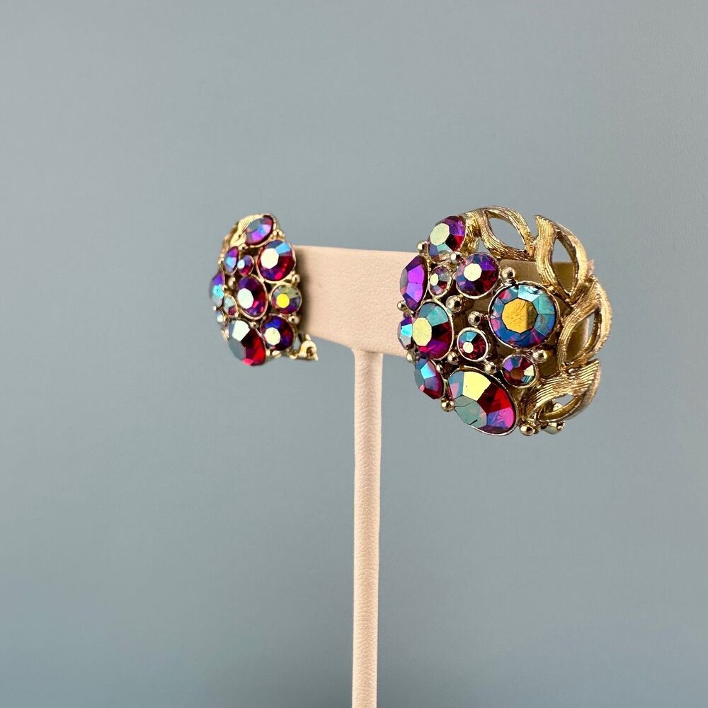 Vintage Kramer Rhinestone Earrings Pink Aurora Borealis Gold Tone Clip On Signed - Picture 5 of 10